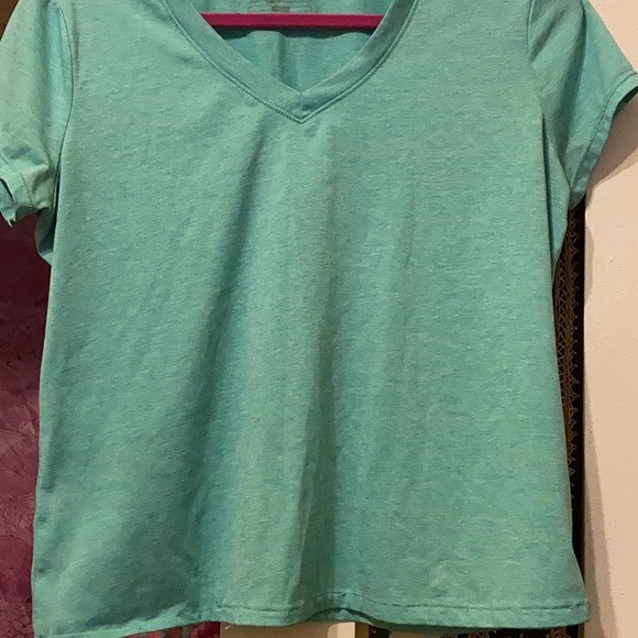 dri fit workout v neck t shirt - Picture 1 of 3